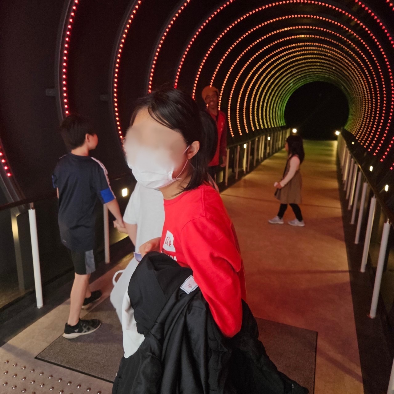 大阪市浪速区の放課後等デイサービスオハナピース大阪日本橋の万博記念公園、EXPO'70パビリオンへおでかけ
